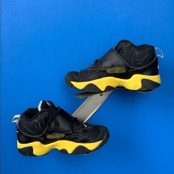 DS Nike Air Speed Turf GS YELLOW BLACK STEELERS Size 13c(17cm) 535736-071 - Picture 1 of 8